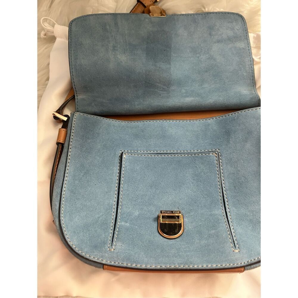 Michael Kors ROMY SUEDE MEDIUM MESSENGER crossbody - Picture 4 of 10